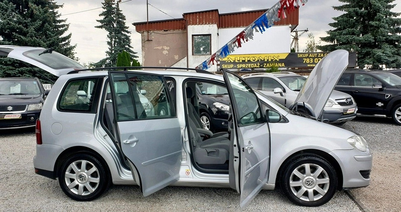 Volkswagen Touran cena 12900 przebieg: 274000, rok produkcji 2010 z Prudnik małe 529
